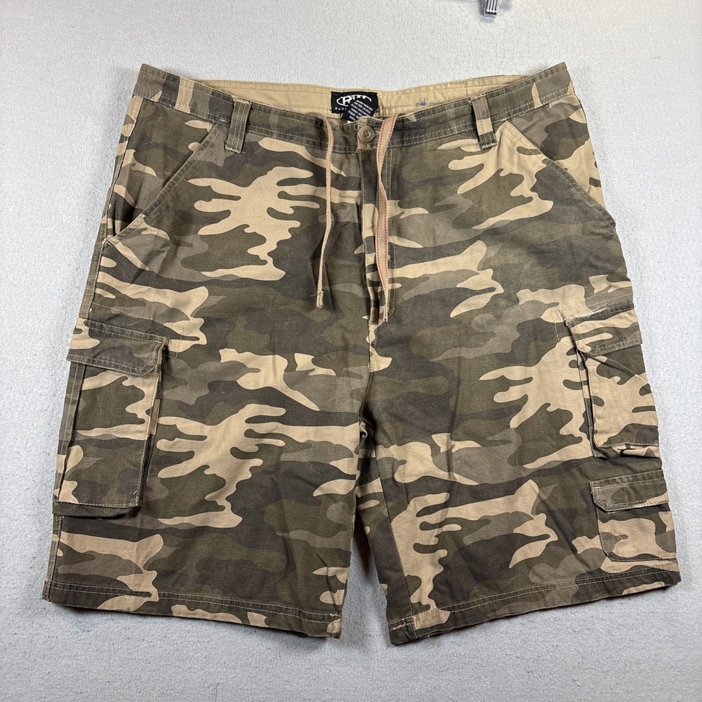 RW Rugged Wear Men's Shorts Size 42 Camo Cargo Outdoor Hiking Camouflage 10"